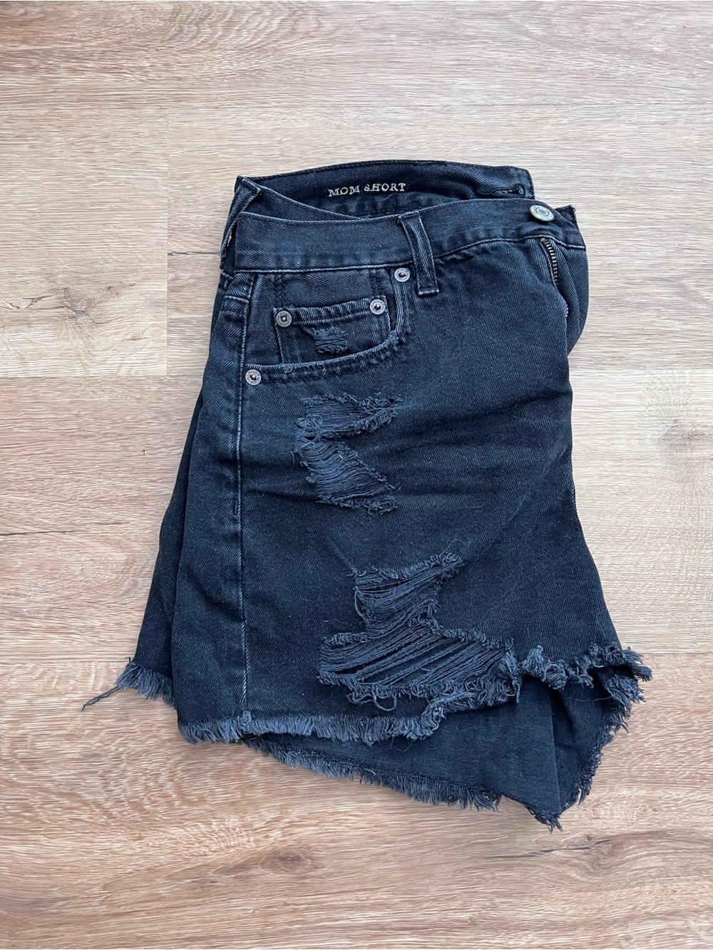 AE Mom Short Black Distressed Women’s Jeans